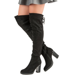 SDS Muodikkaita mustaa muskettisoturia 2