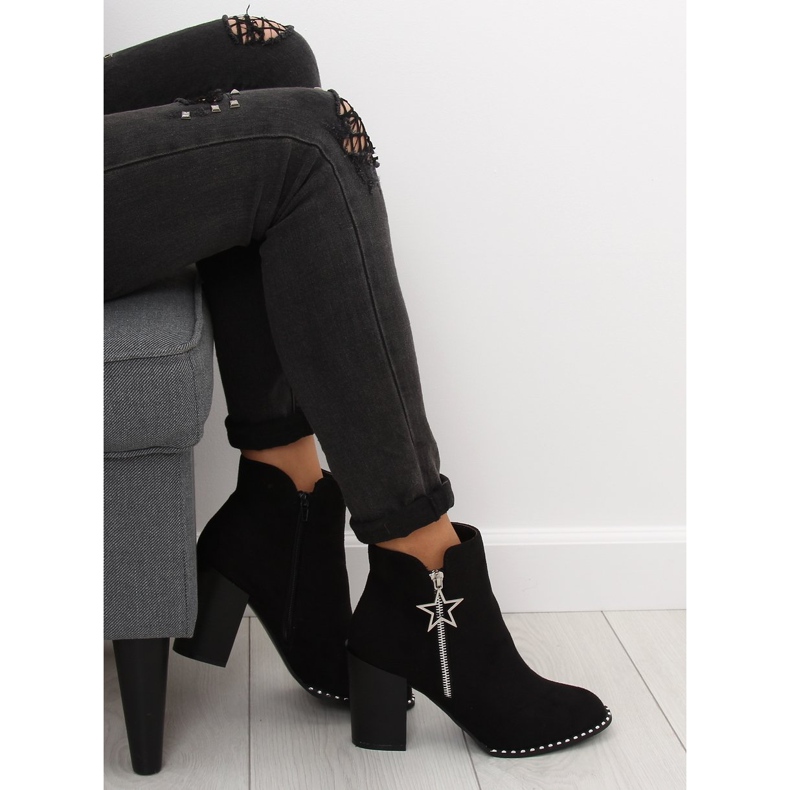 Saappaat vakaalla kantapäällä musta 8576-2 Musta 1