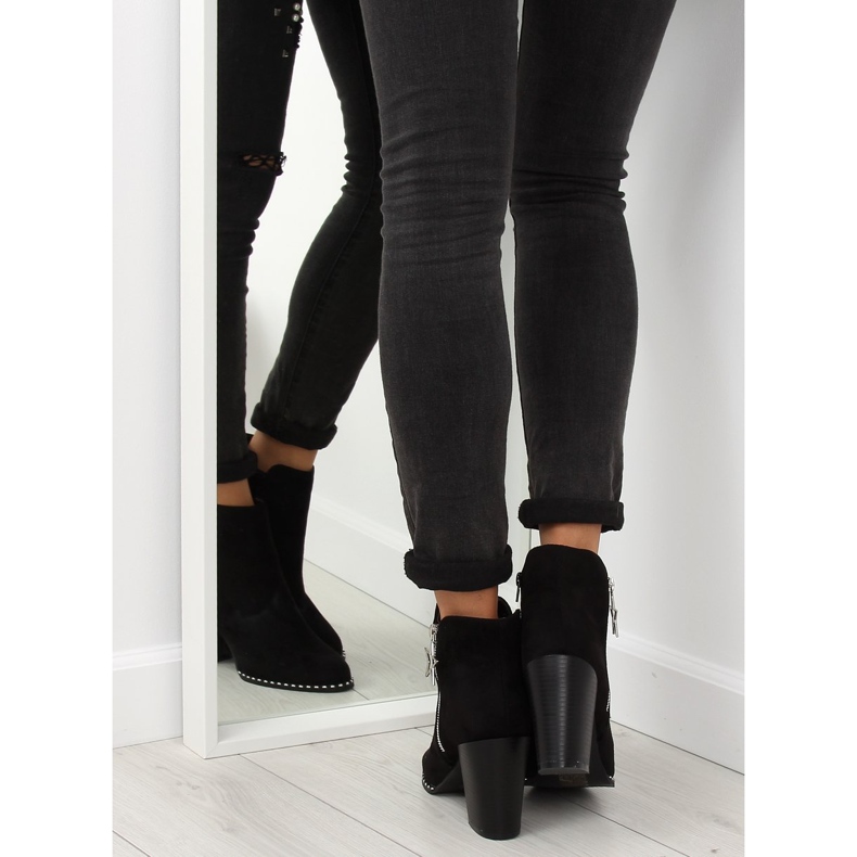 Saappaat vakaalla kantapäällä musta 8576-2 Musta 2