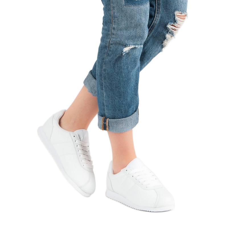 Valkoiset urheilukengät valkoinen 2