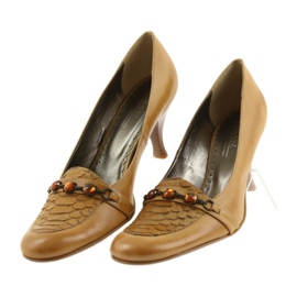 Nahkapumput ruskea 3