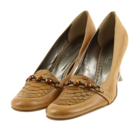 Nahkapumput ruskea 2