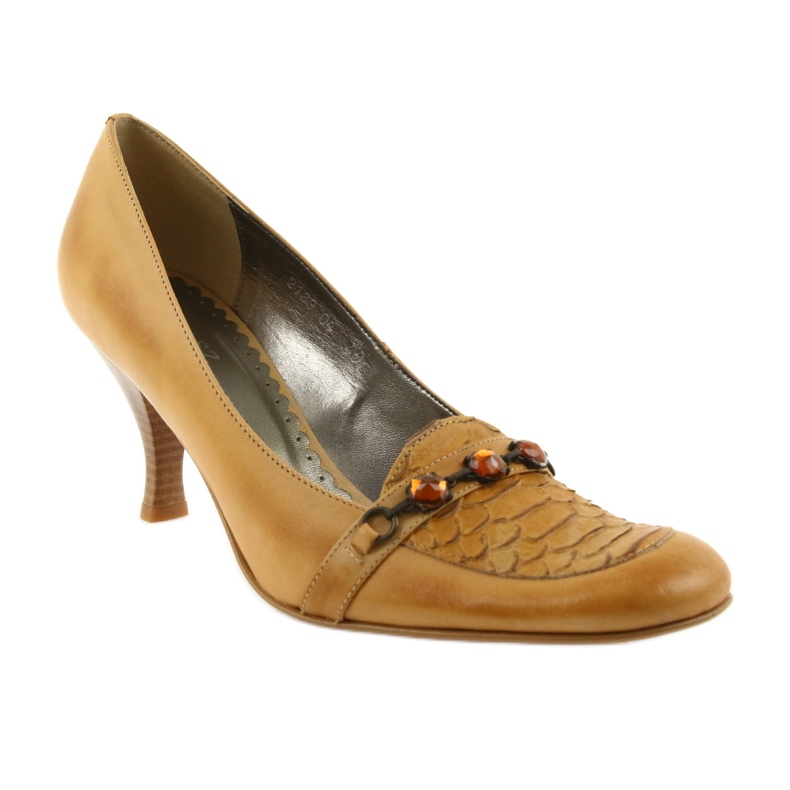 Nahkapumput ruskea 1