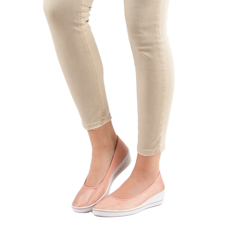 Comer Vaaleanpunainen ballerina kiilassa 2