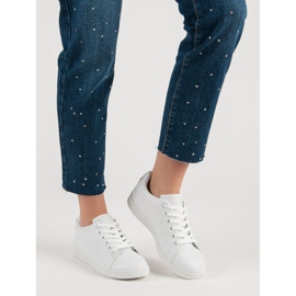 Valkoiset lenkkarit sydämellä valkoinen 1