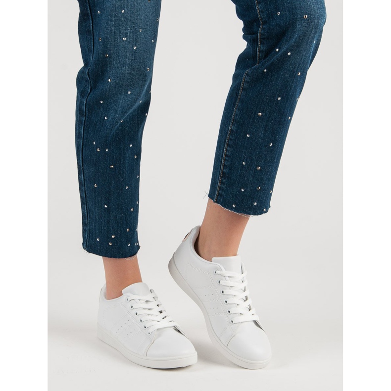 Valkoiset lenkkarit sydämellä valkoinen 1