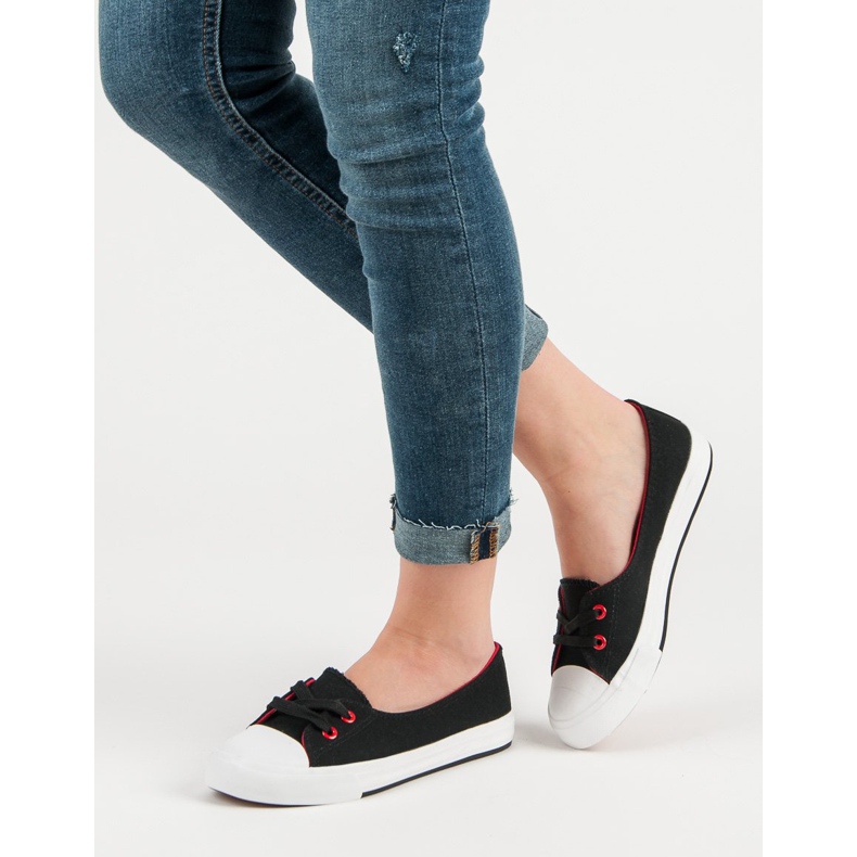 J. Star Mustat lenkkarit 1