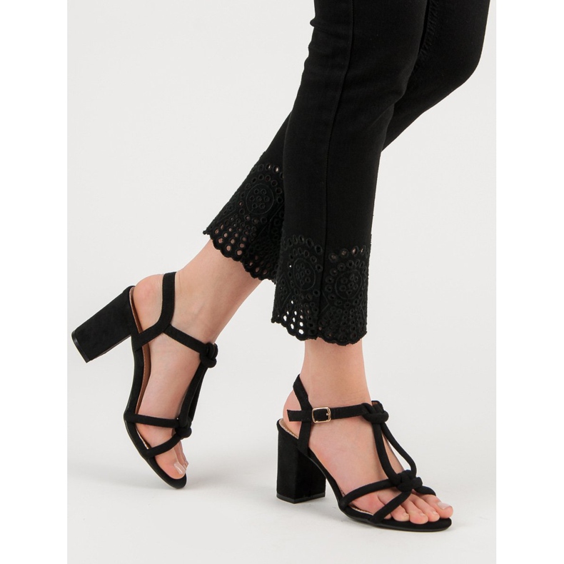 Laura Mode Tyylikkäät sandaalit baarissa musta 1
