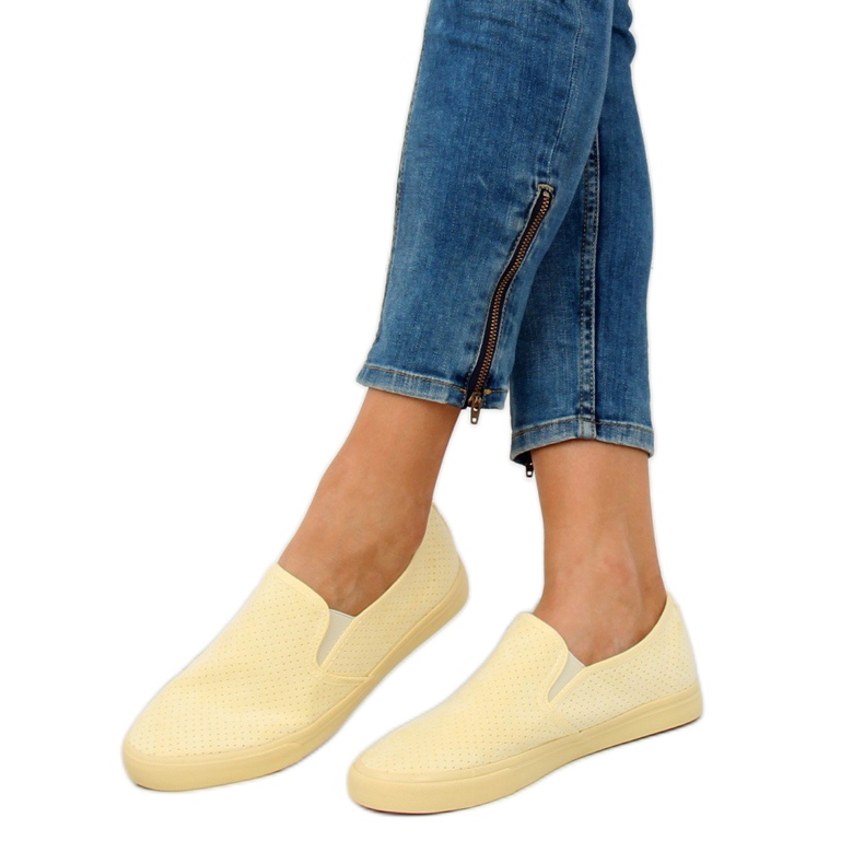 Keltaiset lenkkarit G-92 Keltainen 2