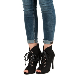 Bestelle Sidotut avokärkiset saappaat musta 1