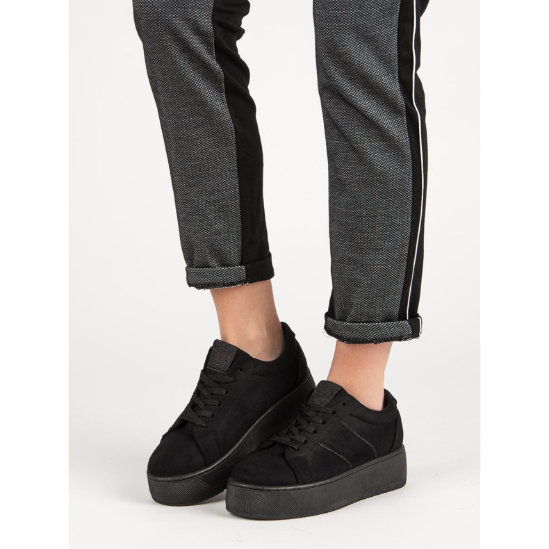 Mokkanahkaiset urheilukengät musta 1