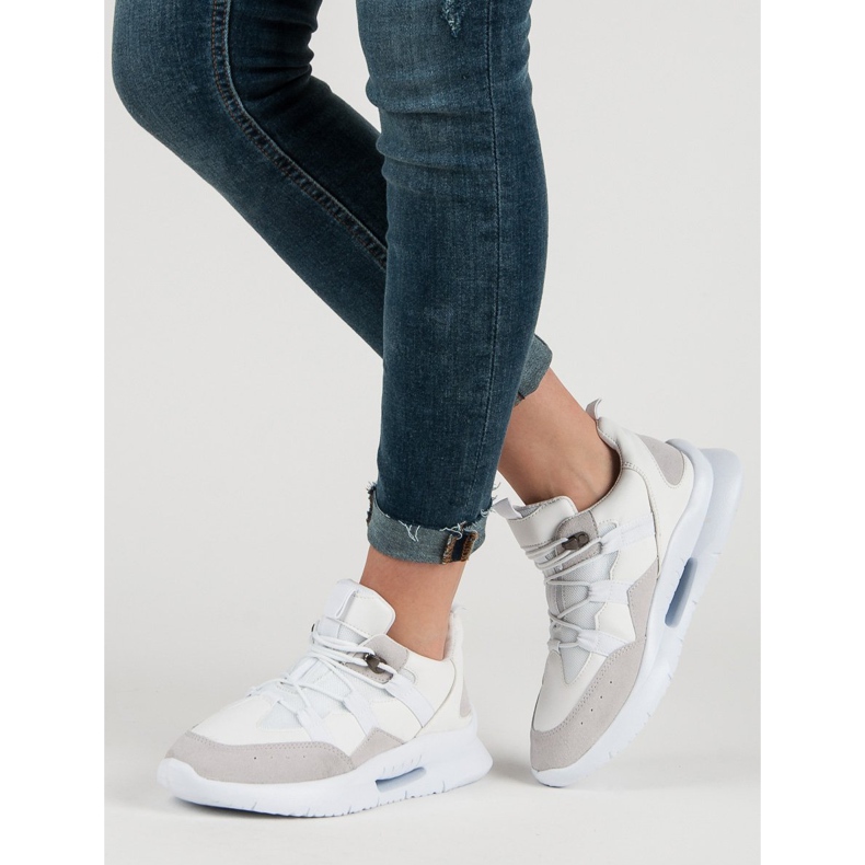 Vaalean valkoiset lenkkarit valkoinen 1