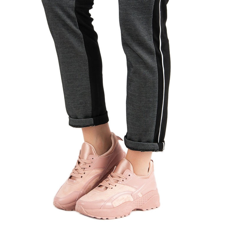 Small Swan Vaaleanpunaiset lenkkarit alustalla vaaleanpunainen 1