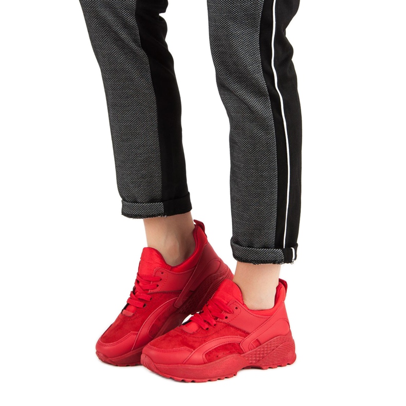 Small Swan Punaiset lenkkarit lavalla punainen 1