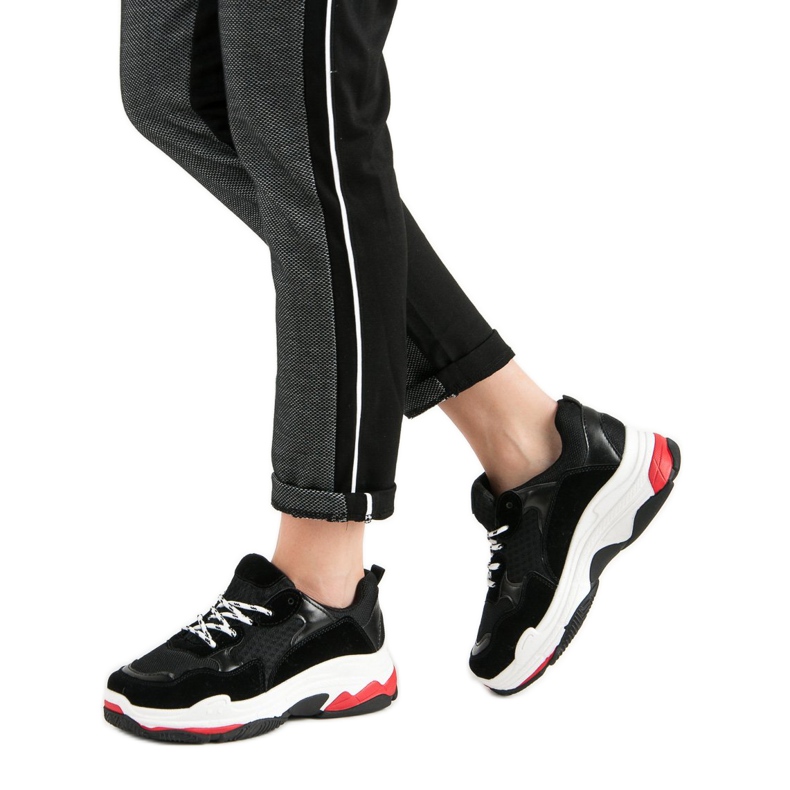 Small Swan Tennarit alustalla musta 2