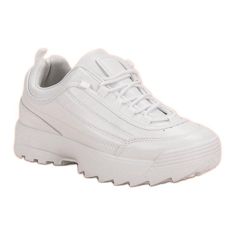 Tennarit alustalla valkoinen 2