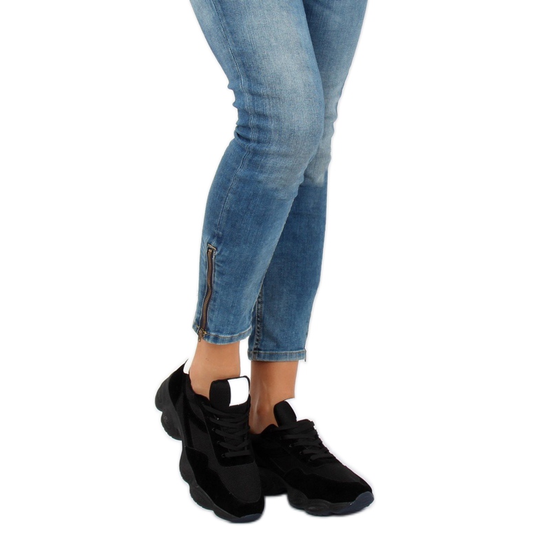 Musta E-102 Mustat urheilukengät 1