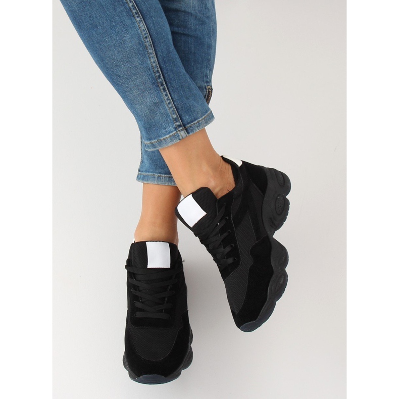 Musta E-102 Mustat urheilukengät 2