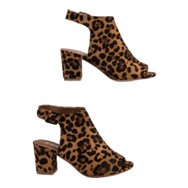 Nio Nio Rakennetut sandaalit baarissa ruskea 1