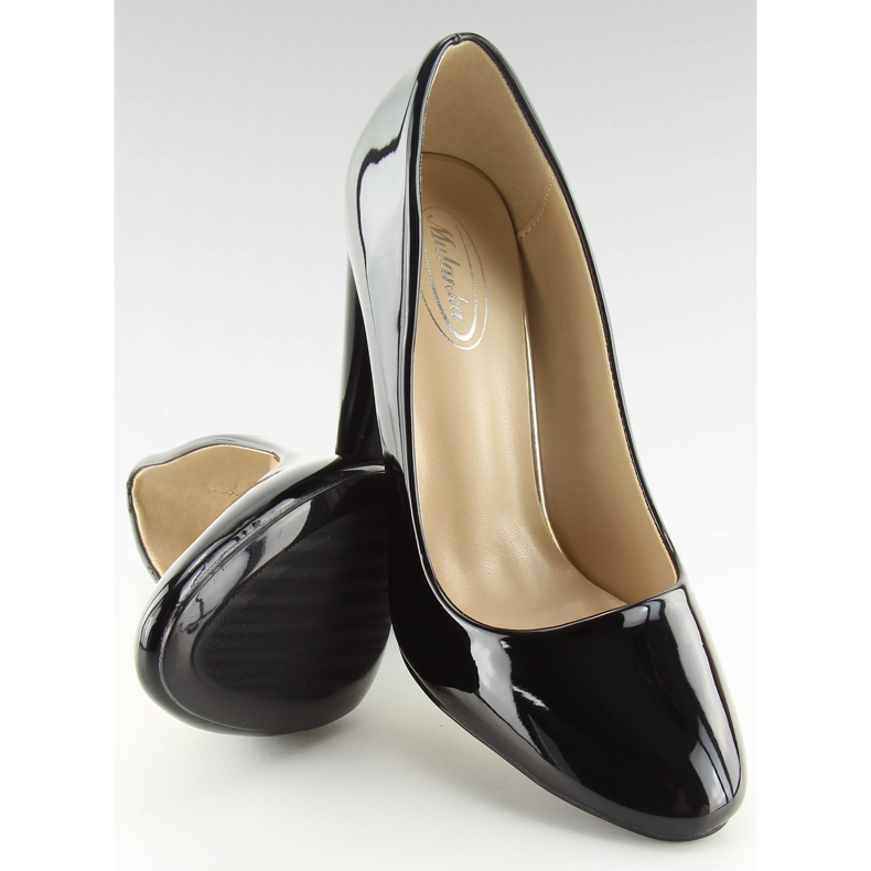 Pumput mustalla B-23 Musta II-GAT 1