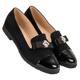 Herrat, joilla on lakattu nenä musta 2