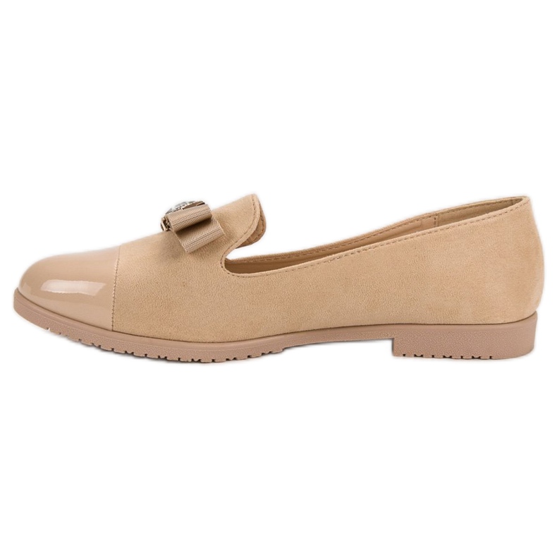 Herrat, joilla on lakattu nenä ruskea 1