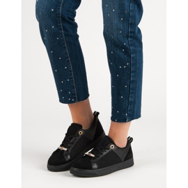 Mustat urheilukengät 1