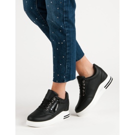 Muodikkaat mustat lenkkarit 2