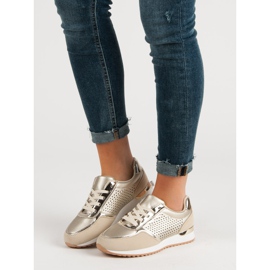 Kultaiset urheilukengät kultainen 1