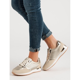 Kultaiset urheilukengät kultainen 2