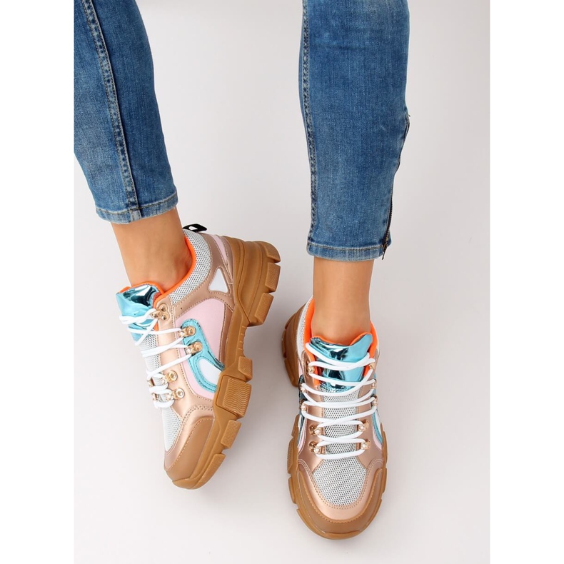 Moniväriset kouluttajat 2974 Champagne monivärinen 1