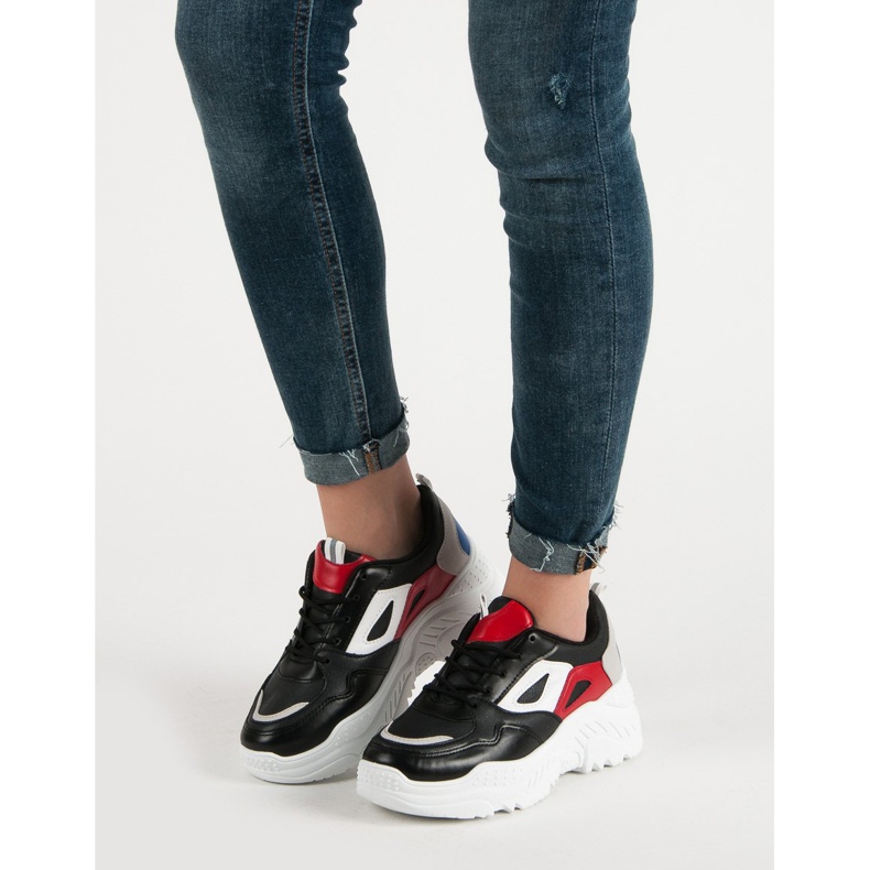 Tennarit alustalla musta 1