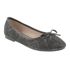 American Club Tyttöjen balleriinit keulalla lu17 mustalla 1