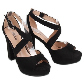 Mustat sandaalit alustalla B-88 Black 1