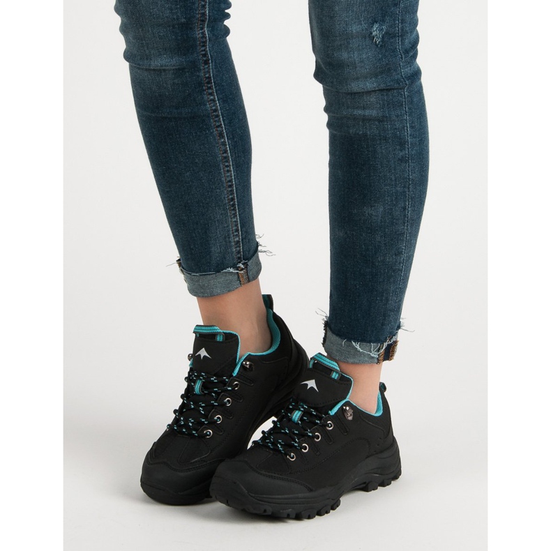 Mustat vaelluskengät 2