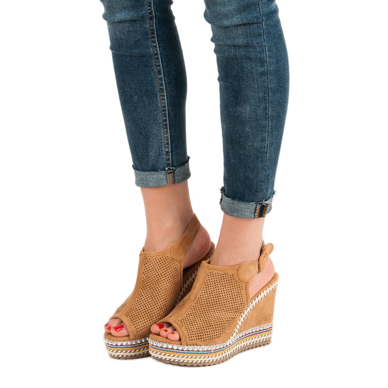 Nio Nio Sisäänrakennetut kiilamaiset sandaalit ruskea 1