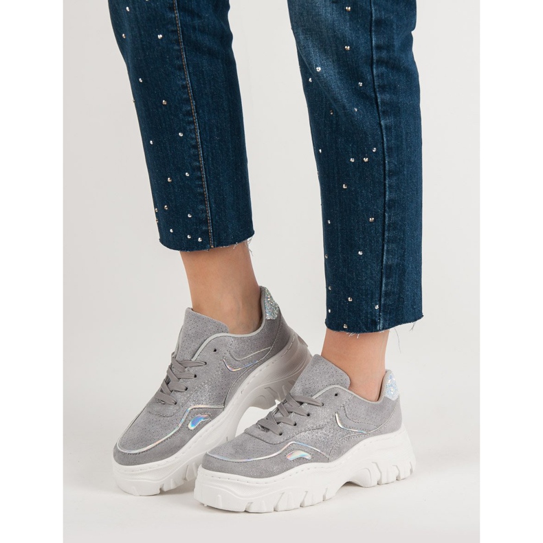 Muodikkaat harmaat lenkkarit 1