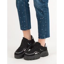 Muodikkaat mustat lenkkarit 2