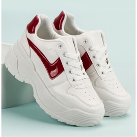 Kylie Tennarit alustalla valkoinen 2