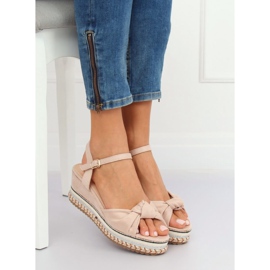 Beige sandaalit kiilakanta B126 Beige 1