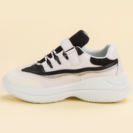 Muodikkaat valkoiset ja mustat lenkkarit valkoinen 1