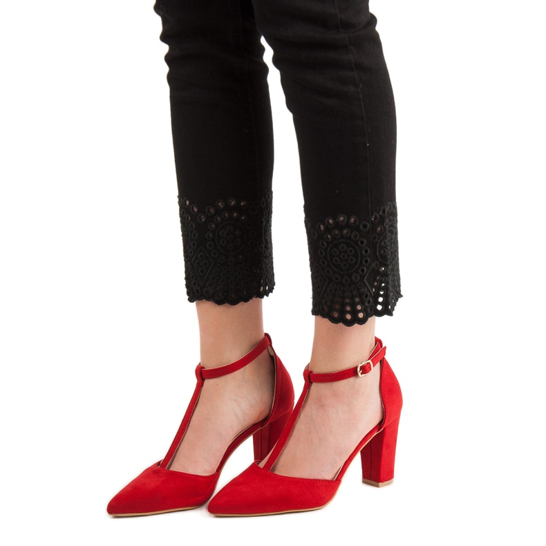 Primavera Punaiset pumput pylväässä punainen 2