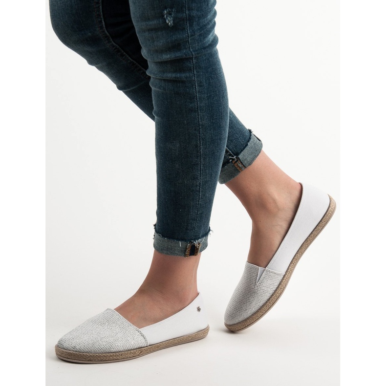 Valkoiset VICES Sliponit valkoinen 2