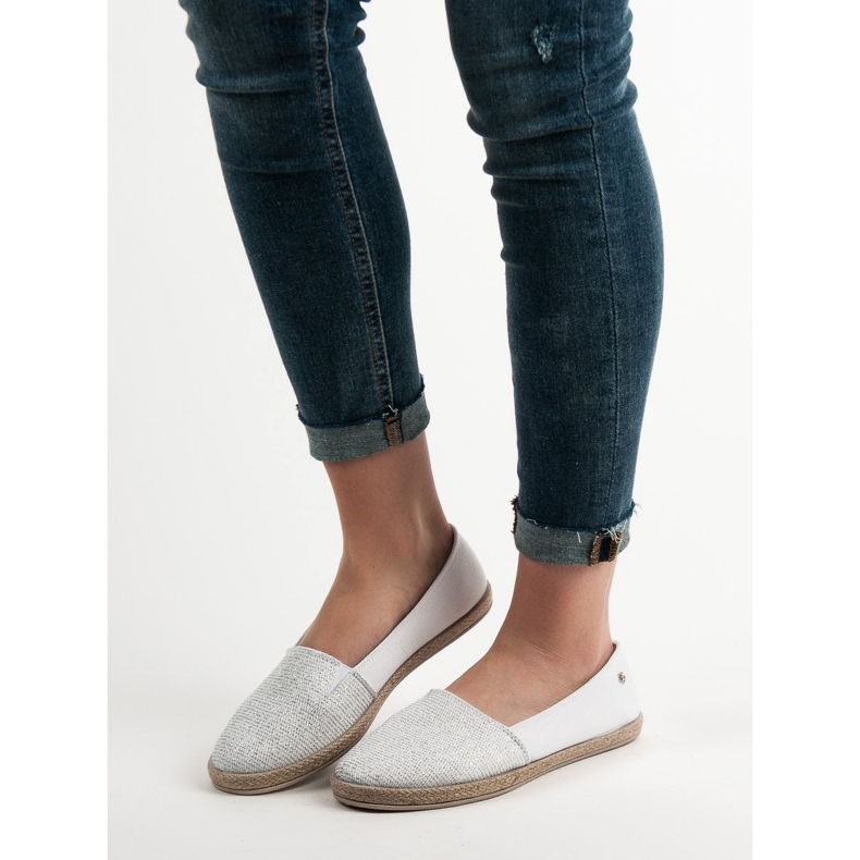 Valkoiset VICES Sliponit valkoinen 1