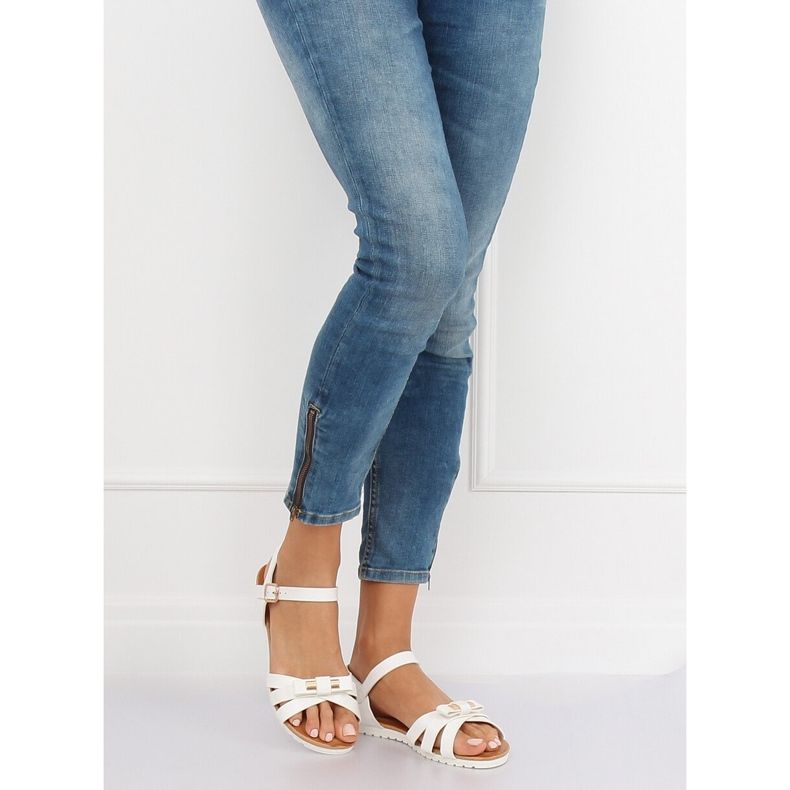 Valkoiset naisten sandaalit G210 Valkoinen 2