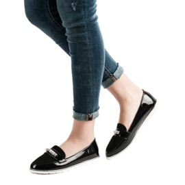 SHELOVET Mustat lakatut leivonnaiset 1