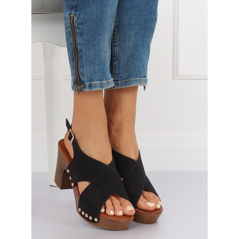 Sandaalit ala puukengät musta D-131 Musta 2