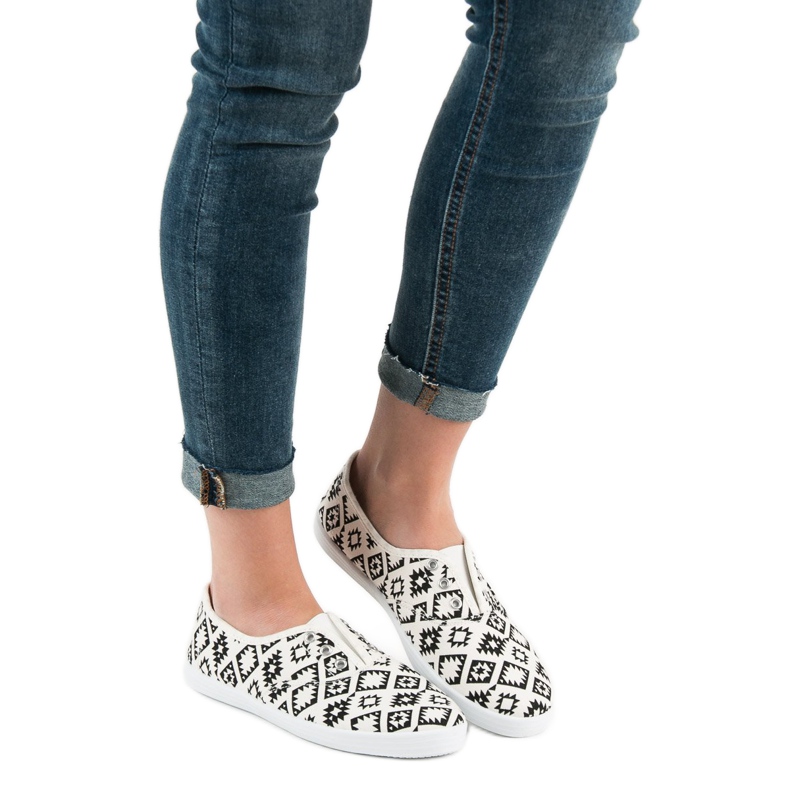 SHELOVET Slip-on lenkkarit valkoinen musta 1