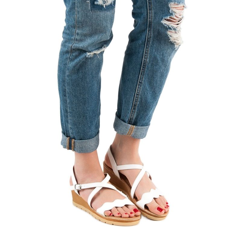 Best Shoes Valkoiset Wedge -sandaalit valkoinen 2