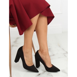 Pumput mustalla pylväällä 4008 Musta 2